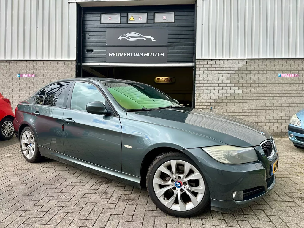 BMW 3-serie 318i Business Line | Automaat | Navi | Cruise | PDC