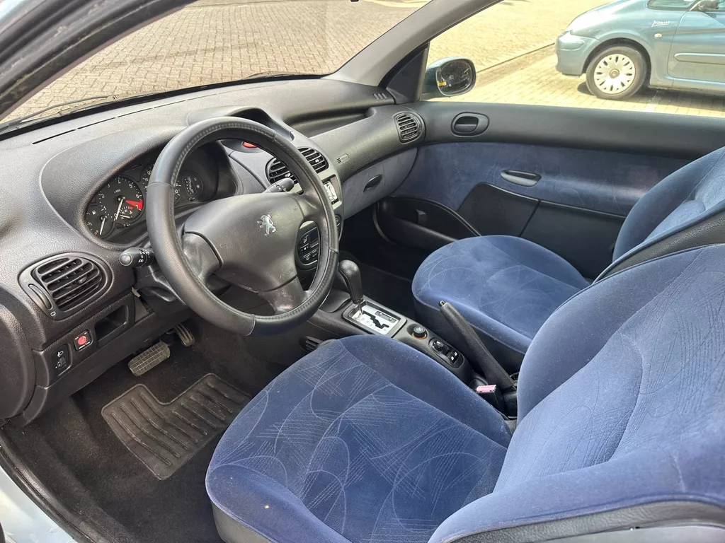 Peugeot 206 1.4 XT | Automaat | Clima | APK Peugeot 206 1.4 XT | Automaat | Clima | APK