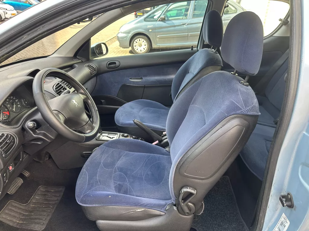 Peugeot 206 1.4 XT | Automaat | Clima | APK Peugeot 206 1.4 XT | Automaat | Clima | APK