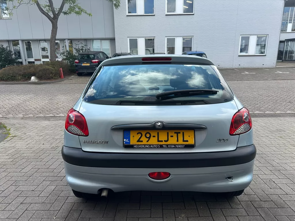 Peugeot 206 1.4 XT | Automaat | Clima | APK Peugeot 206 1.4 XT | Automaat | Clima | APK