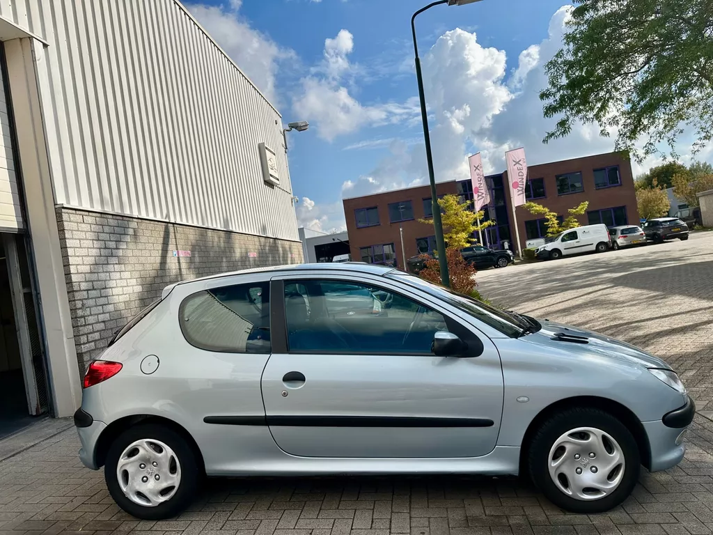 Peugeot 206 1.4 XT | Automaat | Clima | APK Peugeot 206 1.4 XT | Automaat | Clima | APK