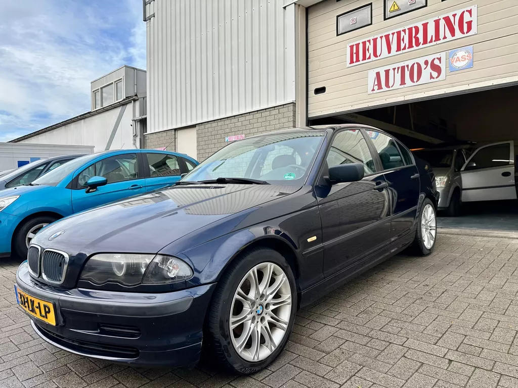 BMW 3-serie 316i Executive | Airco | PDC | LEESTEKST BMW 3-serie 316i Executive | Airco | PDC | LEESTEKST