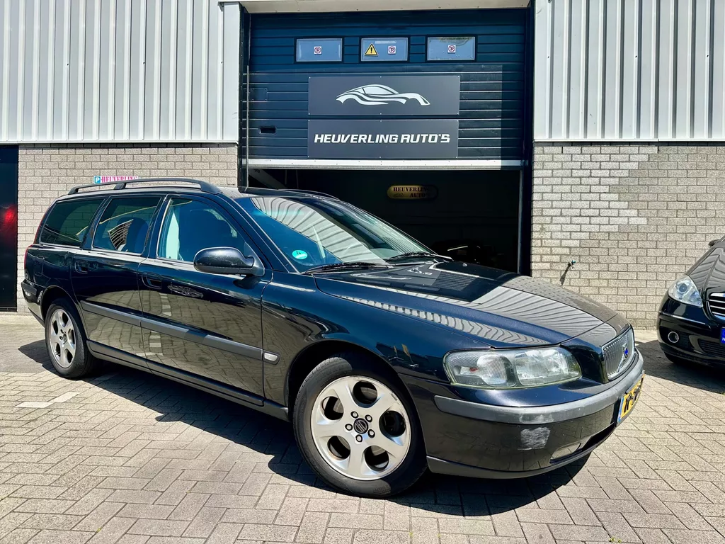 Volvo V70 2.4 Comfort Line | Automaat | Airco | Cruise | Trekhaak