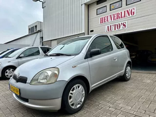 Toyota Yaris 1.0-16V VVT-i Terra | APK