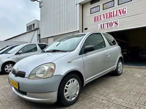 Toyota Yaris 1.0-16V VVT-i Terra | APK