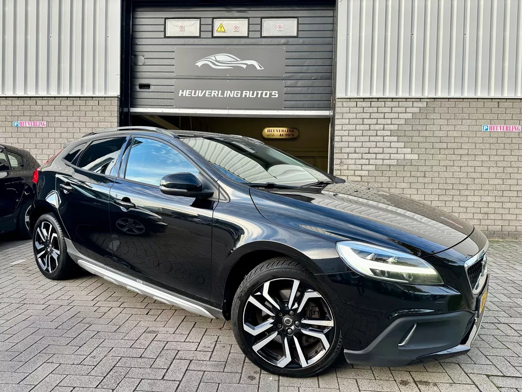 Volvo V40 Cross Country 2.0 T3 Summum | Navi | Leder | PDC | Clima